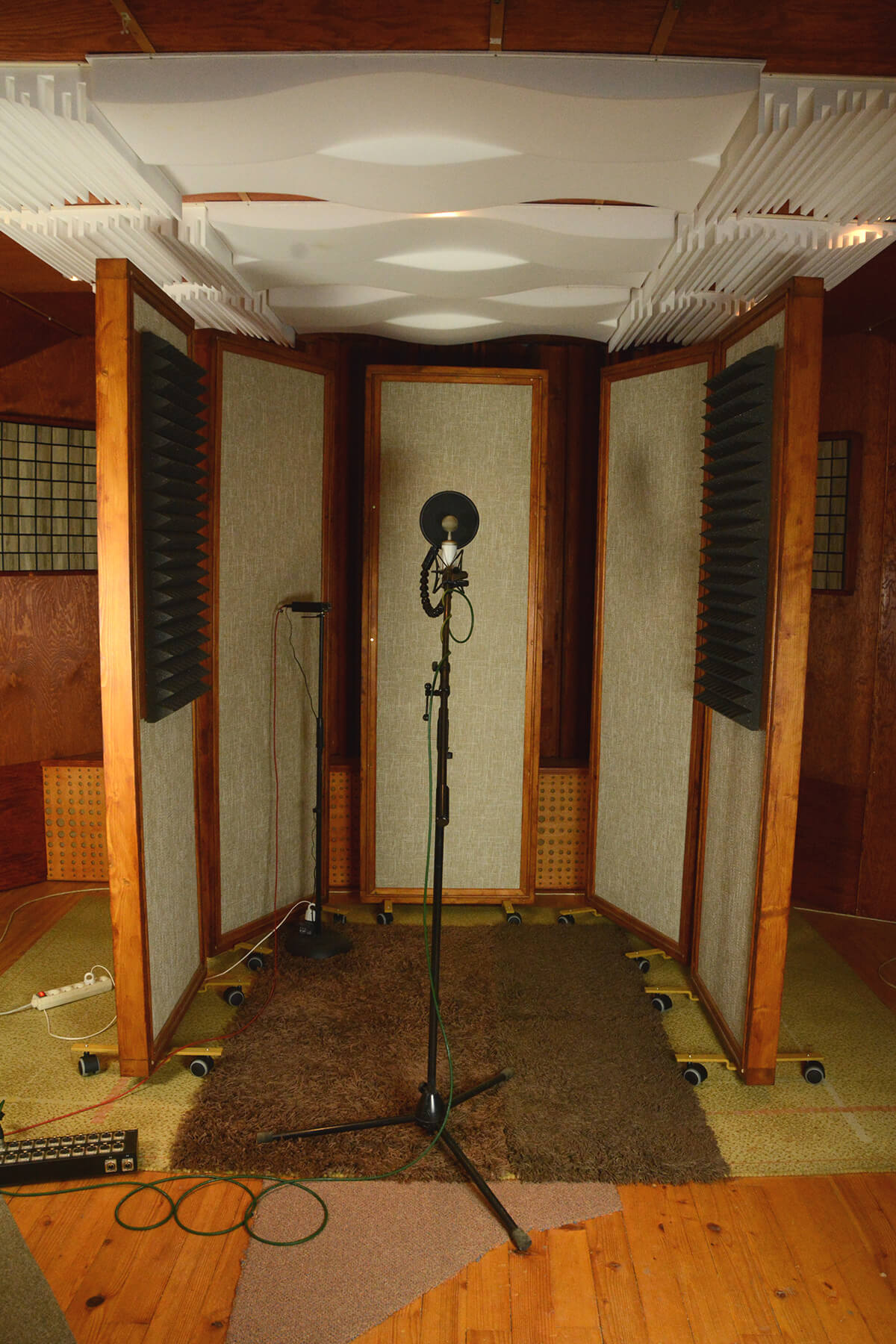 Fotky z Theremin W&uuml;nderbar Records nahr&aacute;vacieho &scaron;t&uacute;dia