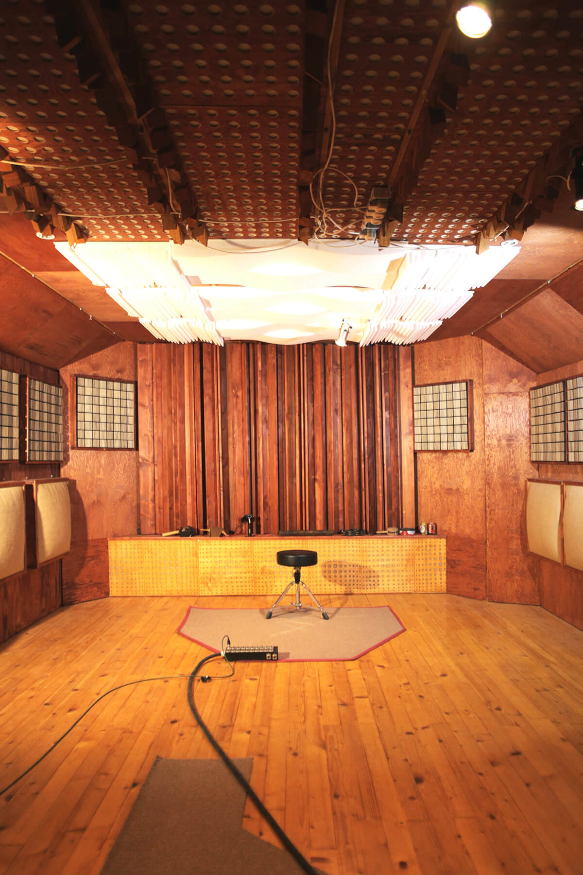 Fotky z Theremin W&uuml;nderbar Records nahr&aacute;vacieho &scaron;t&uacute;dia